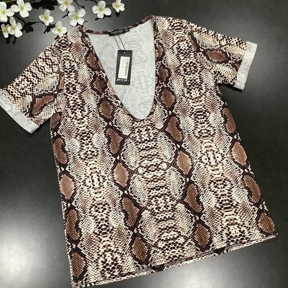Nasty Gal Riley Snake Low Voop Neck Tee T Shirt Top Python Animal Print Brown - Picture 1 of 13